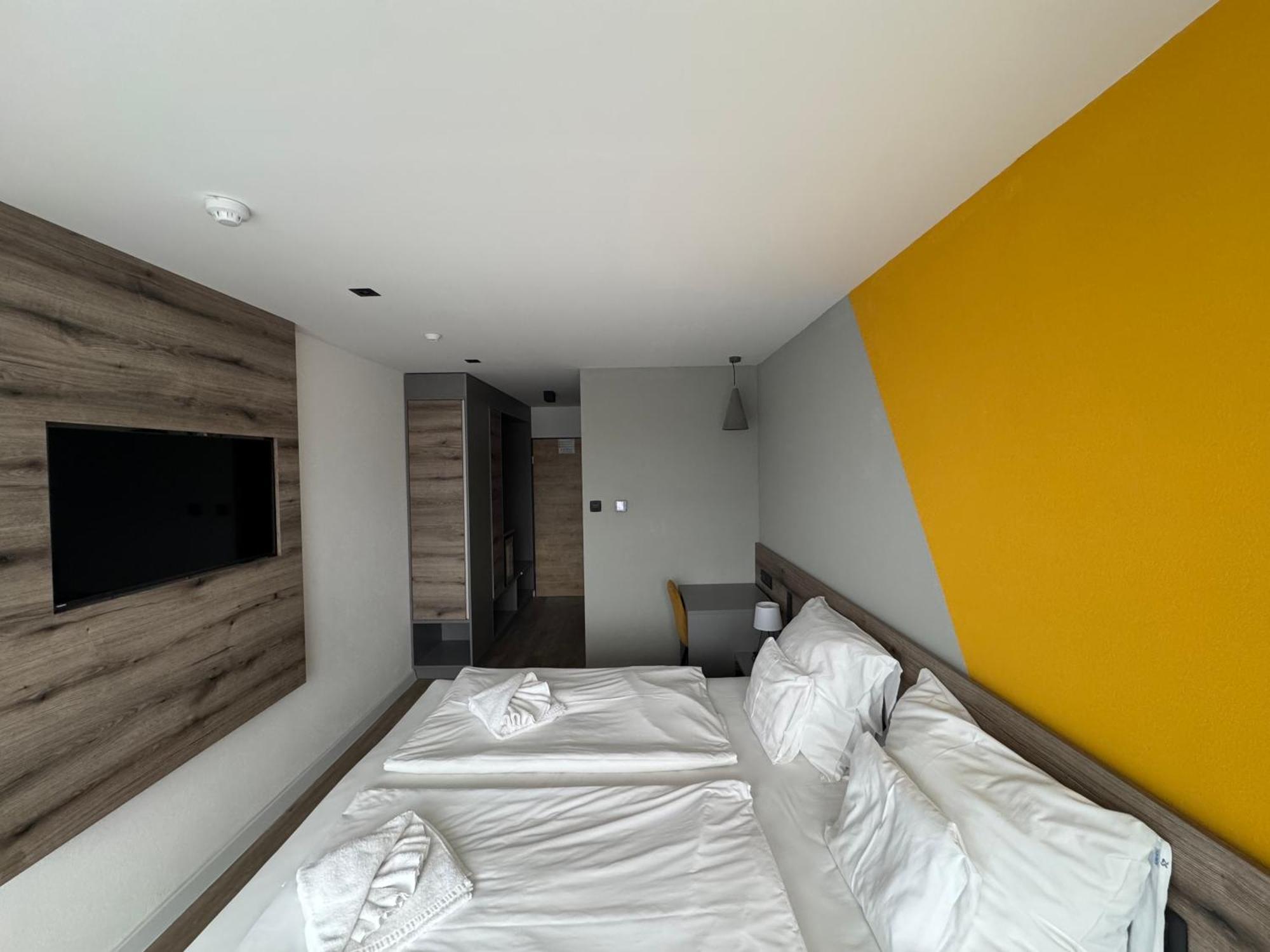 Hotel Szieszta Sopron Exterior photo