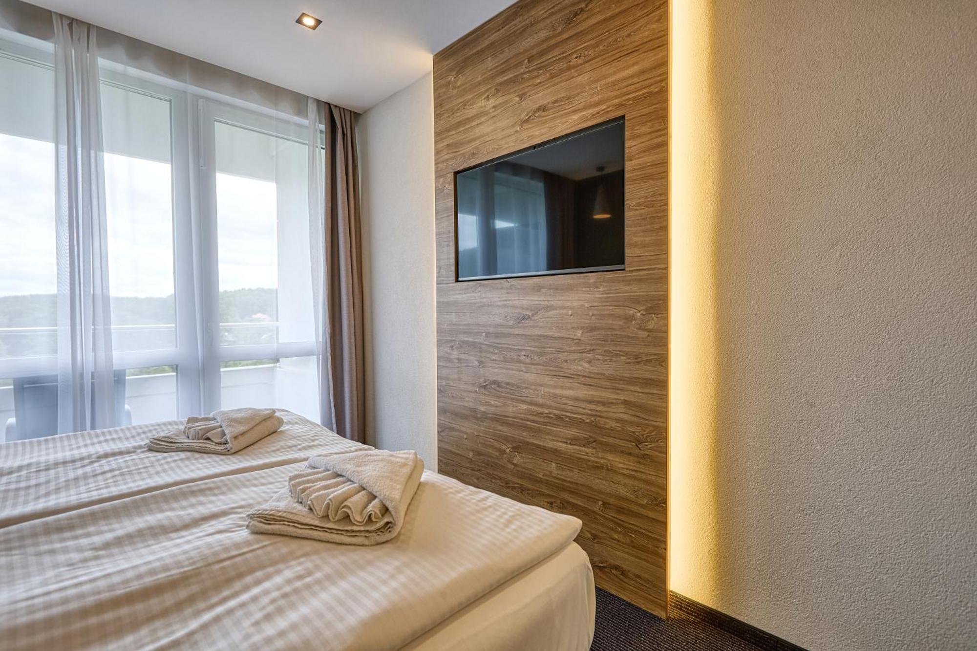 Hotel Szieszta Sopron Exterior photo